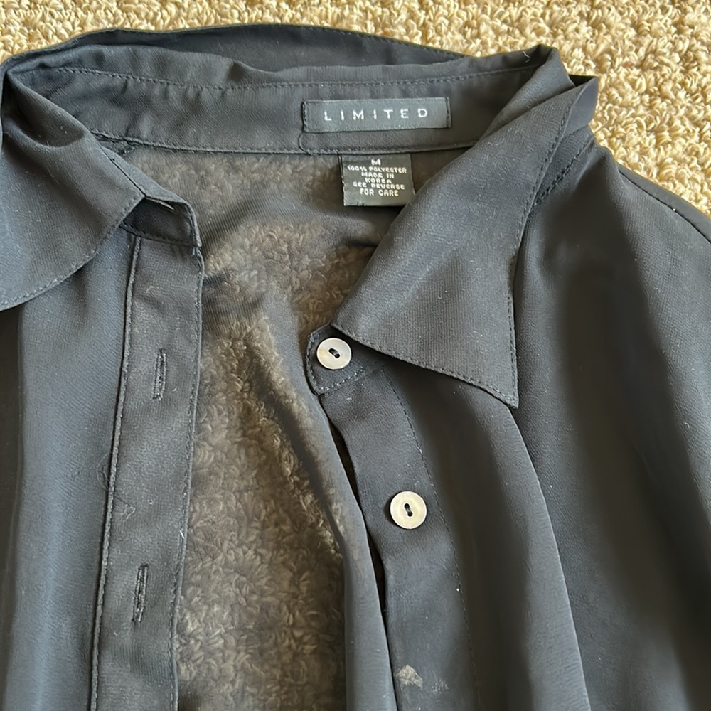 black button top - Picture 2 of 3